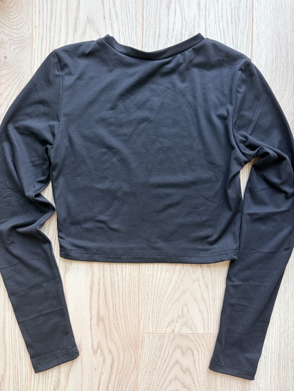 Black Long Sleeve Crop Top Size XS Crew Neck Fitted Basic Essential Tee - Picture 4 of 4